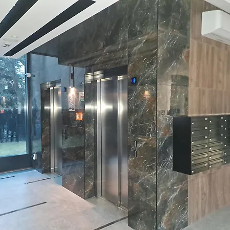 Smart Apartment2 And Parking وارسو